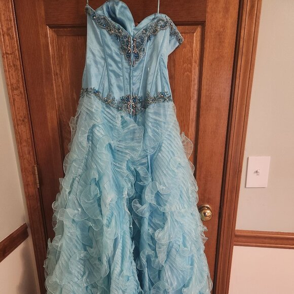 Prom Dress - Picture 2 of 4